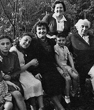 Ю. Либединский с семьей