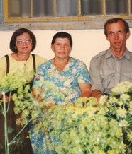 С мамой и братом, 1996 г.