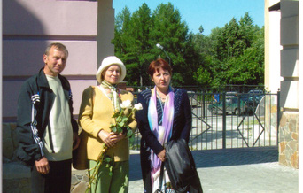 В. В. Иванько, Л. В. Морозова, Г. Ф. Деенкова на Бажовском фестивале. 2006 г.