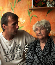 Янис Грантс и его мама Мария Николаевна. Июнь 2012 г.