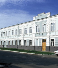 Здание администрации г. Троицка со стороны ул. А. Климова