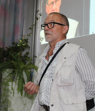 Выступление В. Ф. Тюнькина на встрече памяти коркинского художника А. Г. Фолленвейдера. 2016 год. г. Коркино, выставочный зал.