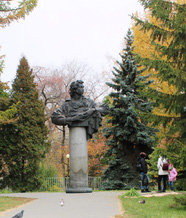 Памятник А.С.Пушкину. Общий вид. Фото: Ю.Поздеева