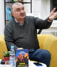 М. Араловец на презентации книги в Усть-Катаве,  декабрь 2021