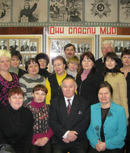В музее Ларинской школы с работниками культуры (2012)