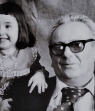Б. Я. Брук с внучкой Аленой. 1981 г.
