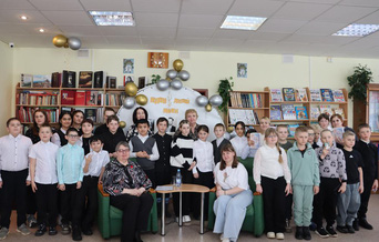 Сидят М. Кудашева. М. Казанцева